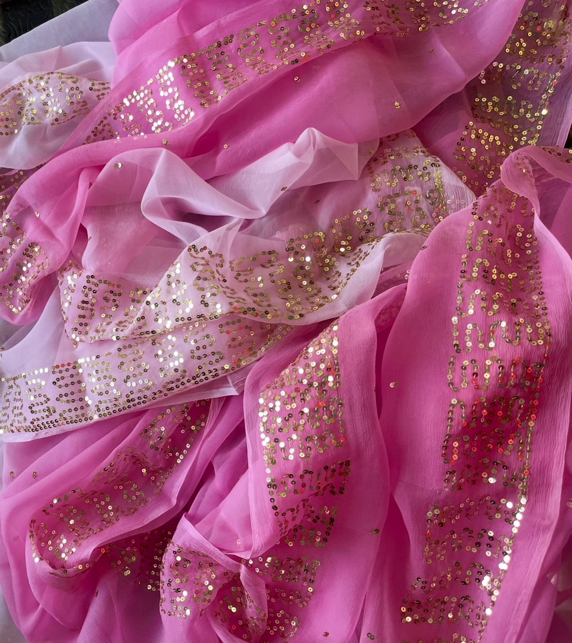 Ombre pink sequins border saree