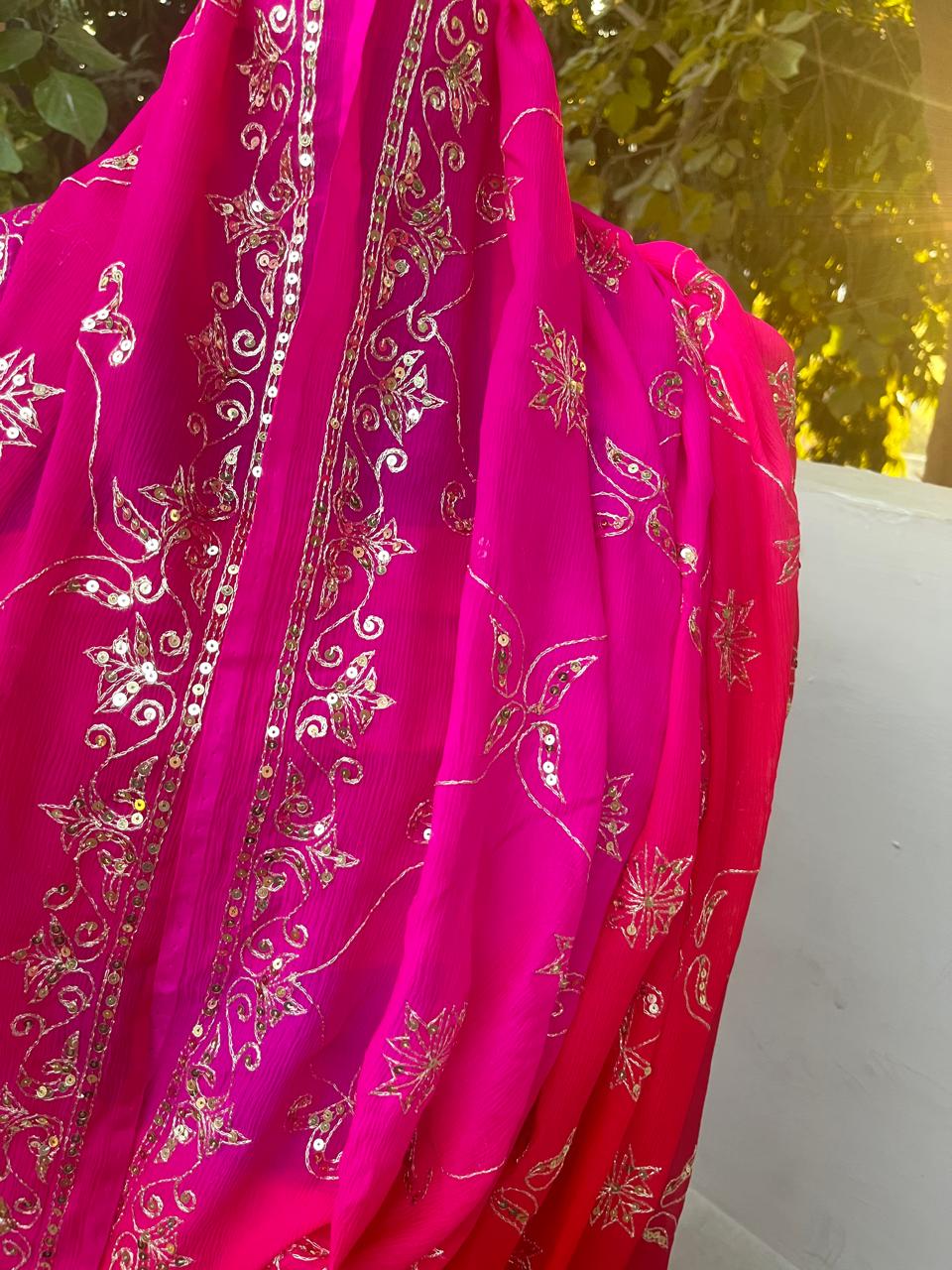Ombre Red Pink Vintage Jaal Saree