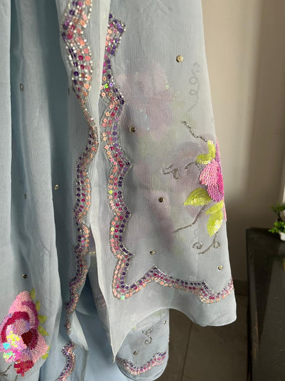 Grey Floral Bunch Saree