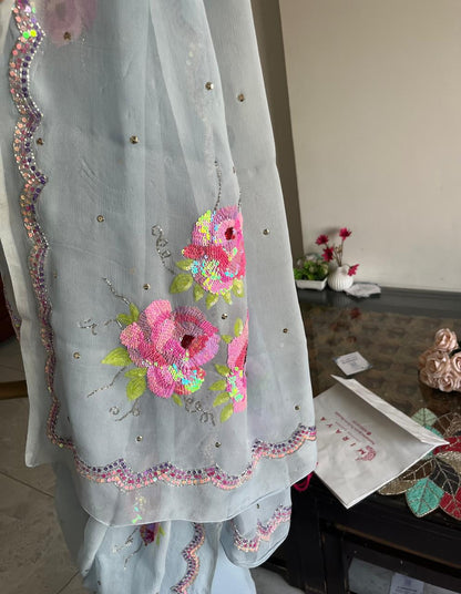 Grey Floral Bunch Saree